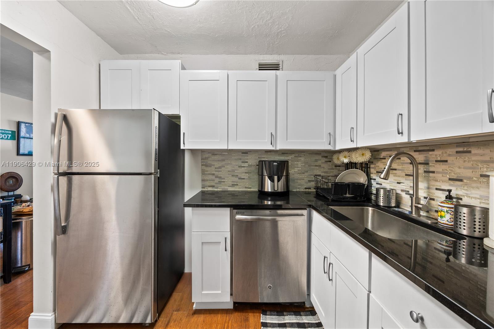 THREE HORIZONS NORTH COND - Residential