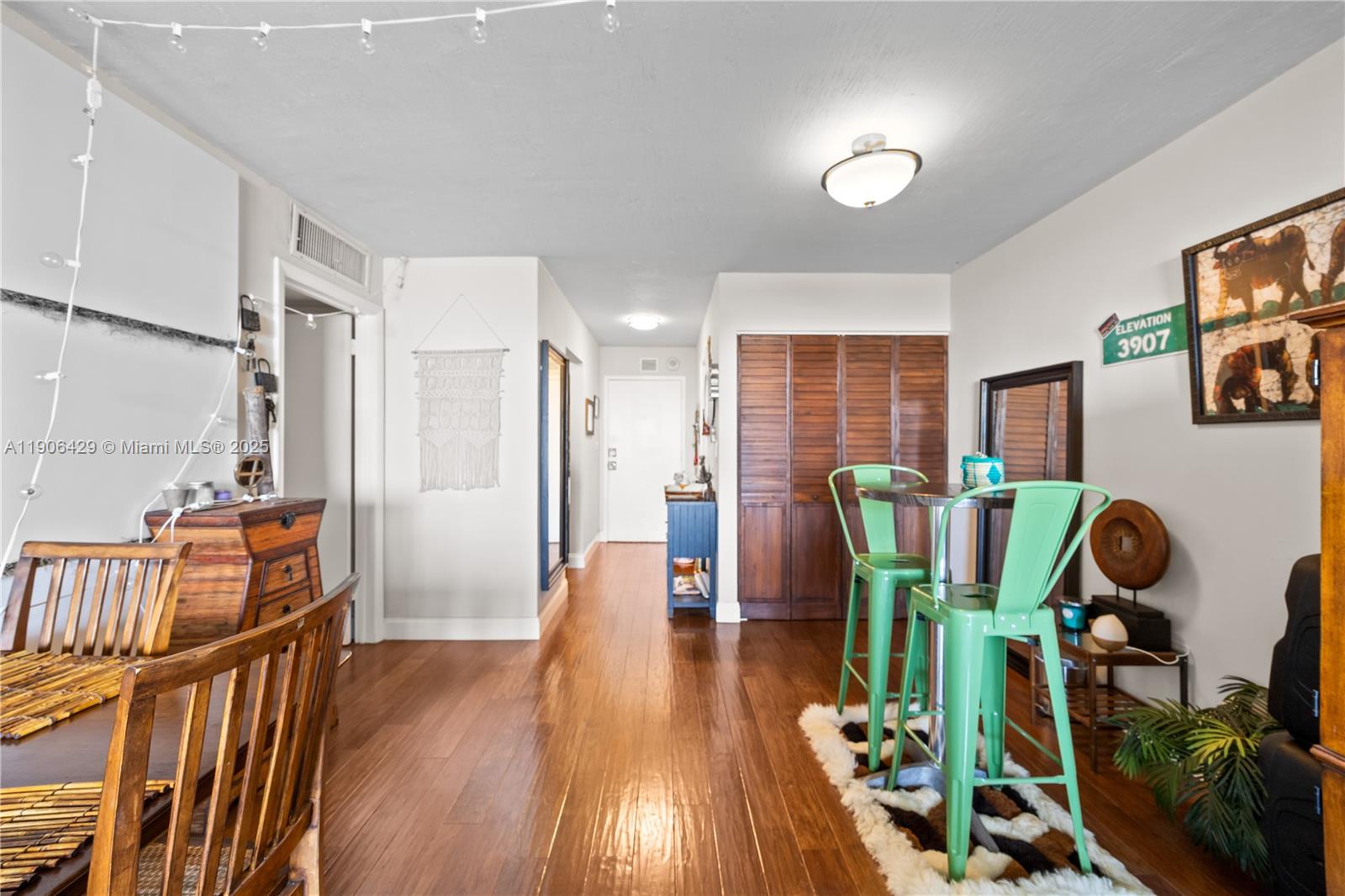 THREE HORIZONS NORTH COND - Residential