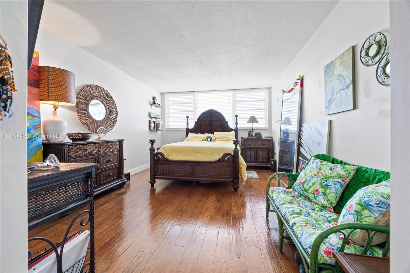 THREE HORIZONS NORTH COND - Residential