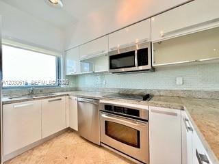 BLUE CONDO - Residential Lease
