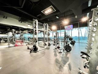 BLUE CONDO - Residential Lease
