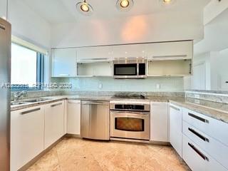 BLUE CONDO - Residential Lease