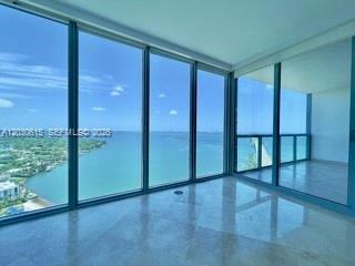 BLUE CONDO - Residential Lease
