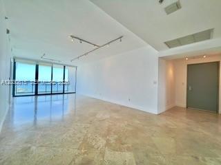 BLUE CONDO - Residential Lease