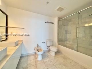 BLUE CONDO - Residential Lease