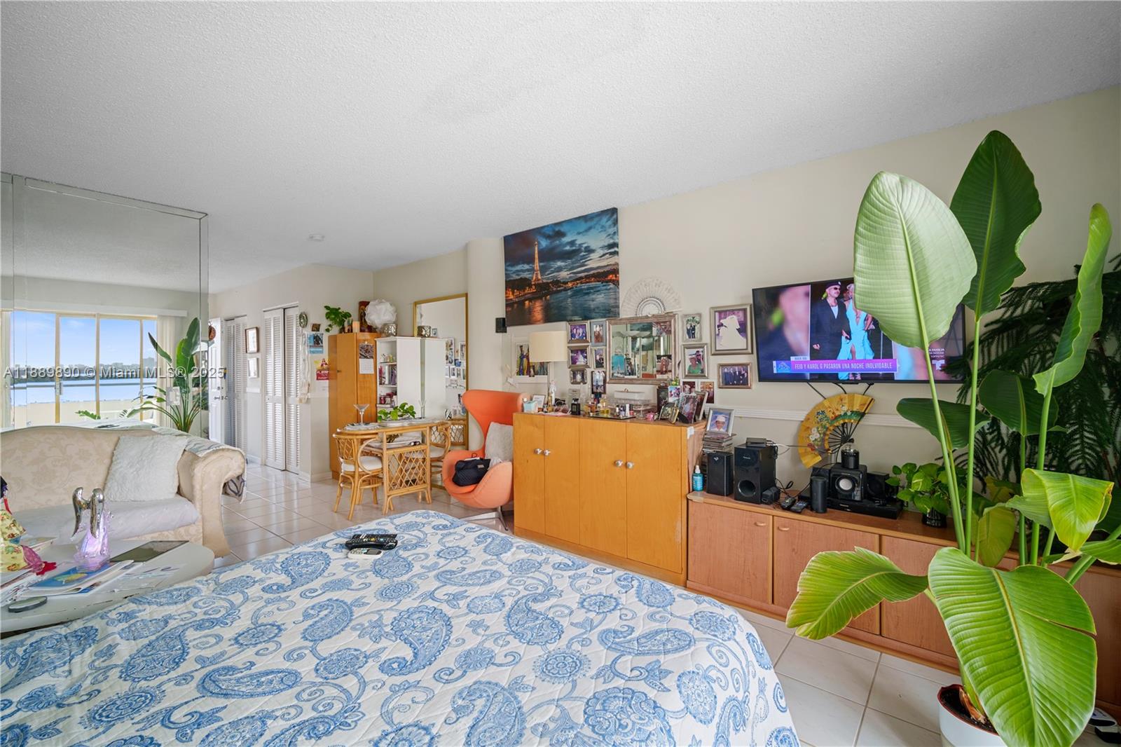 BAYSHORE YACHT & TENNIS C - Residential