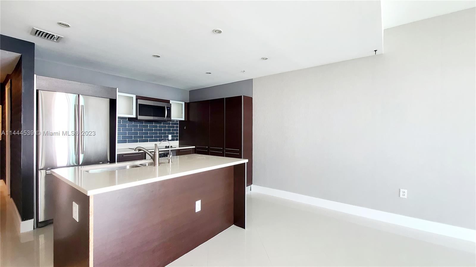 QUANTUM ON THE BAY CONDO - Residential Lease