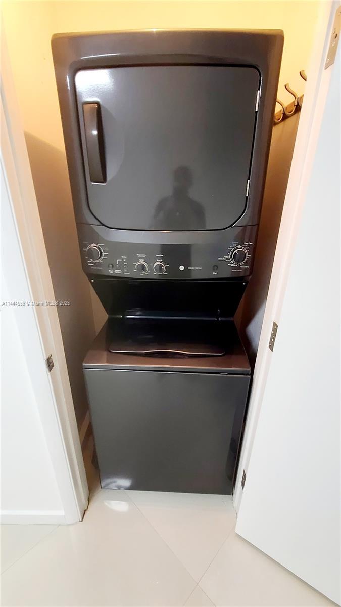 QUANTUM ON THE BAY CONDO - Residential Lease