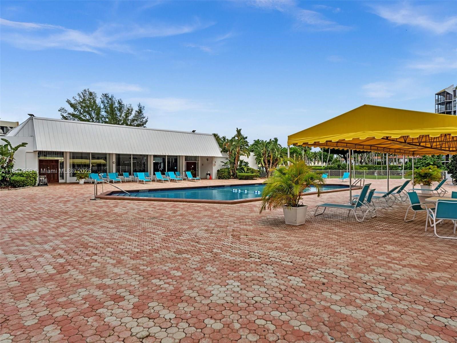 BISCAYA III CONDO - Residential