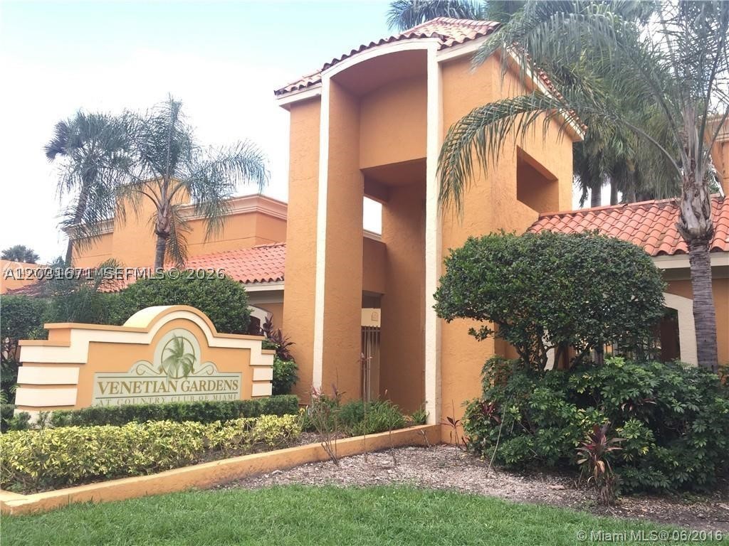 VENETIAN GARDENS AT COUNT - Residential