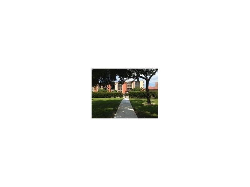 LAKESHORE AT UNIVERSITY P - Residential Lease