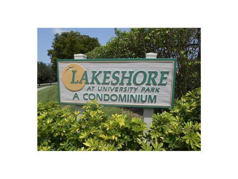 Beautifull, well-kept community and well-kept unit.  Your assigned parking is right in front of your door.  Send complete application w/references, credit report, paystubs & escrow deposit.