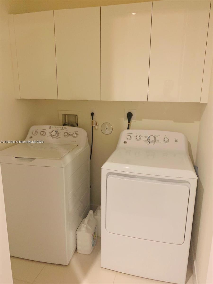 LANDMARK AT DORAL CONDO N - Residential Lease
