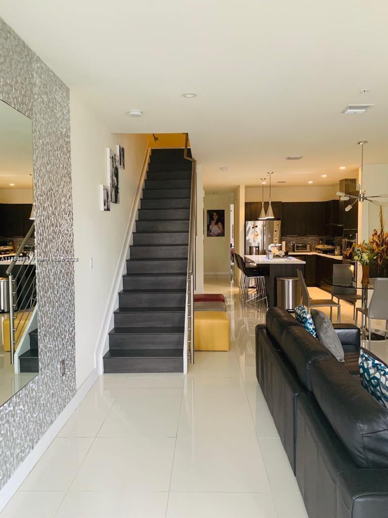 BEAUTIFUL APARTMENT WITH 3BED/3BATH. GARAGE LOCATED IN THE FIRST LEVEL, 2ND FLOOR FEATURES OPEN KITCHEN PLUS DINING AND FAMILY ROOM WITH BEDROOM AND FULL BATHROOM, 3RD FLOOR HAS HUGE MAIN BEDROOM, THIRD BEDROOM, AND 2 BATHROOMS. GREAT LOCATION! SEND OFFERS WITH PROOF OF FUNDS, ID,
BACKGROUND CHECK, AND CREDIT REPORT.