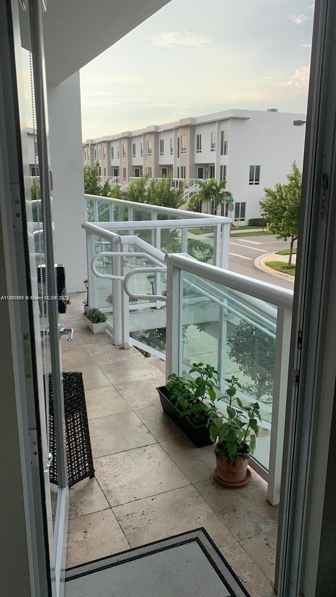 LANDMARK AT DORAL CONDO N - Residential Lease