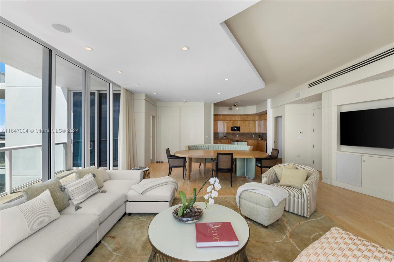 CONTINUUM NORTH - Residential