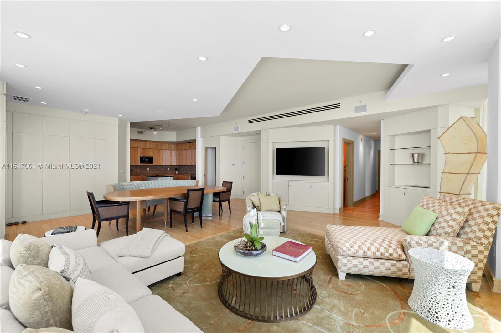 CONTINUUM NORTH - Residential