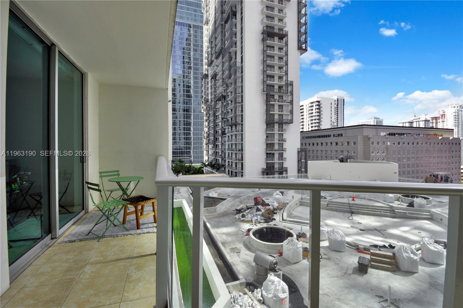 MET 1 CONDO - Residential