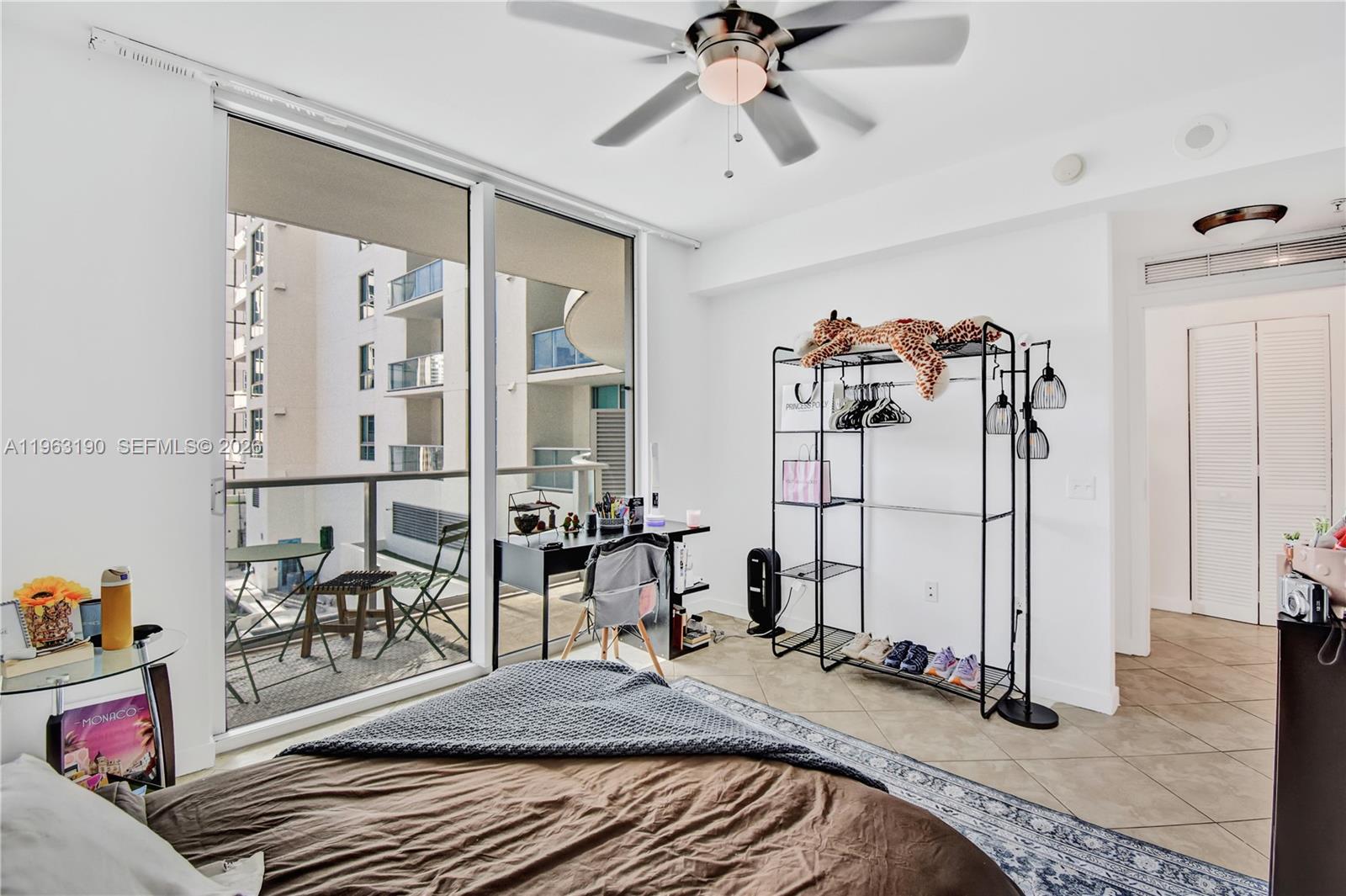 MET 1 CONDO - Residential