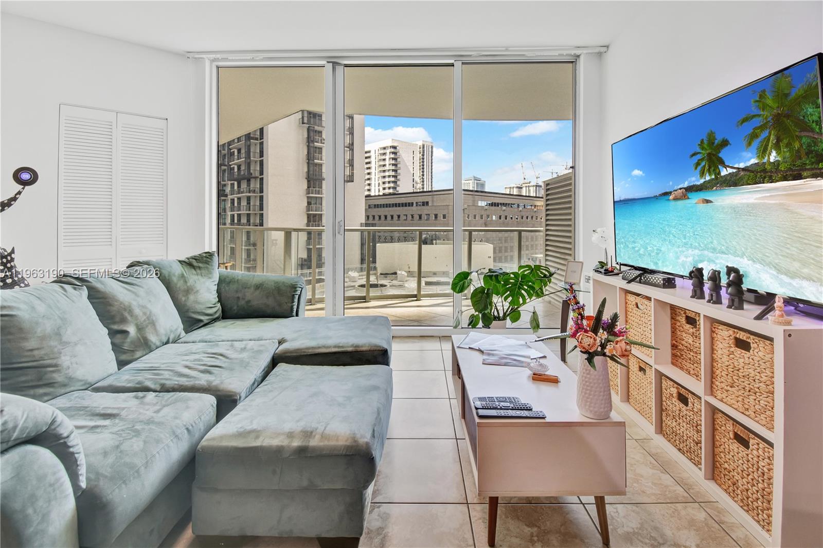 MET 1 CONDO - Residential