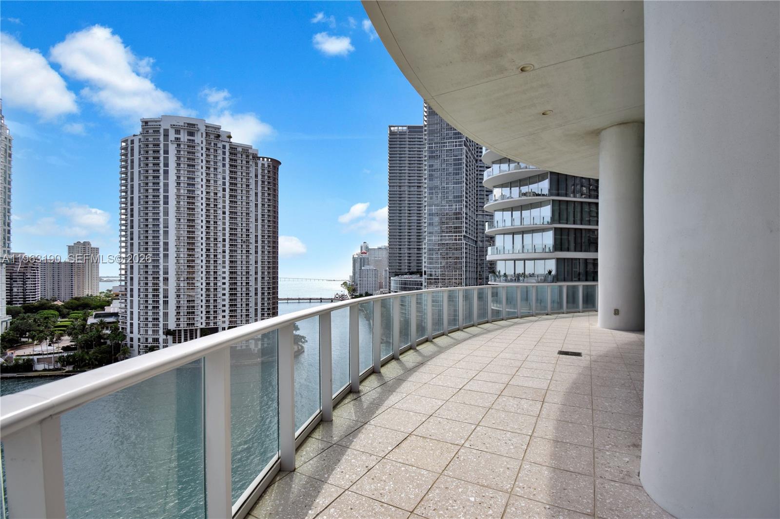 MET 1 CONDO - Residential