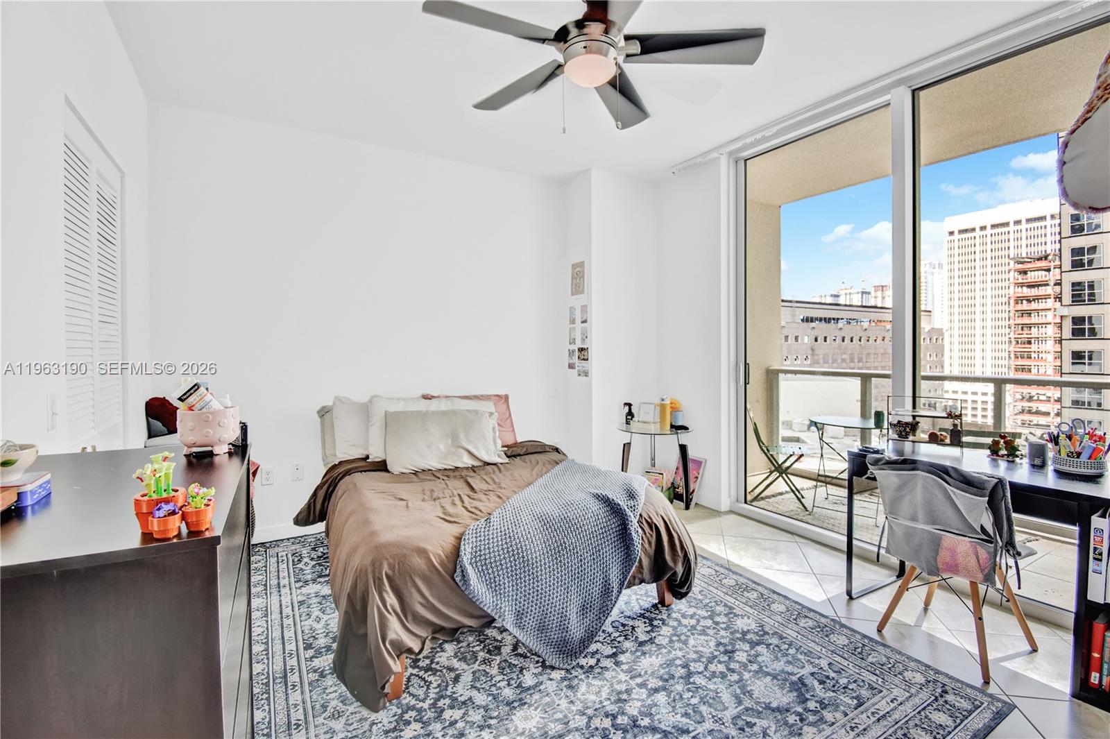 MET 1 CONDO - Residential