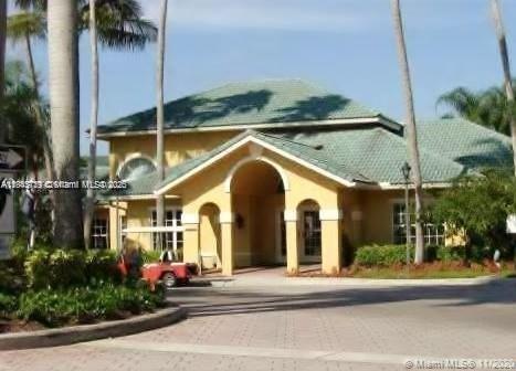 WINDWARD LAKES CONDO - Residential Lease