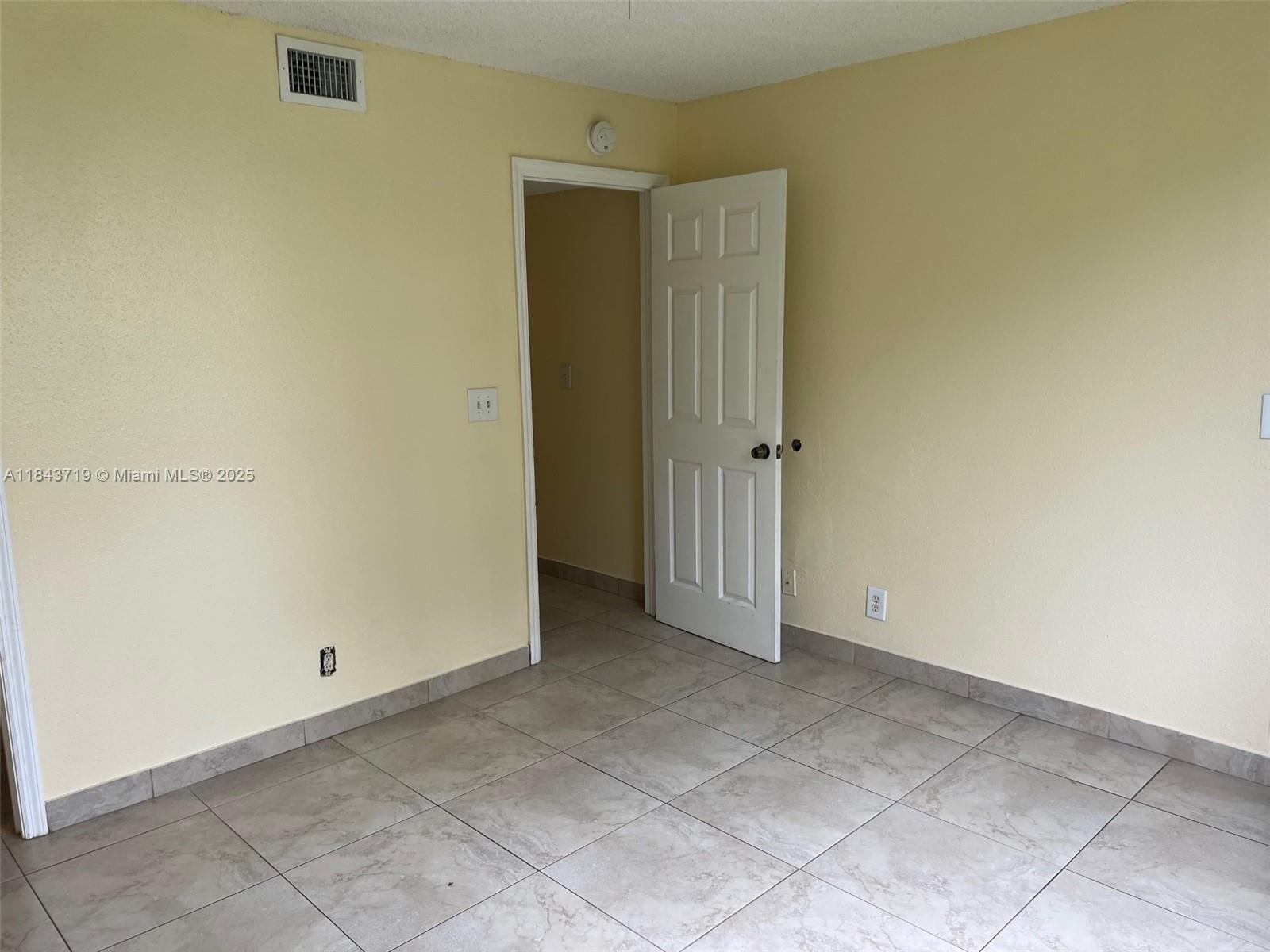 WINDWARD LAKES CONDO - Residential Lease