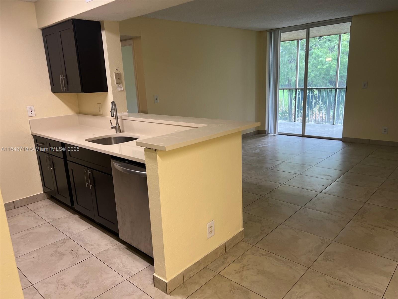 WINDWARD LAKES CONDO - Residential Lease