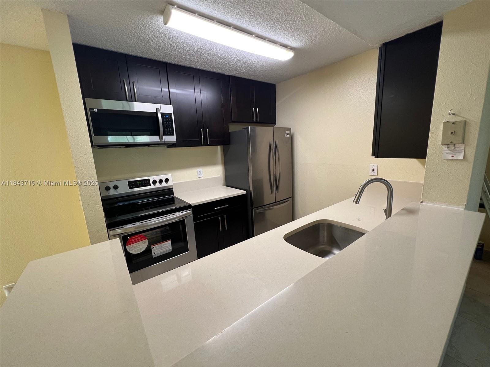 WINDWARD LAKES CONDO - Residential Lease