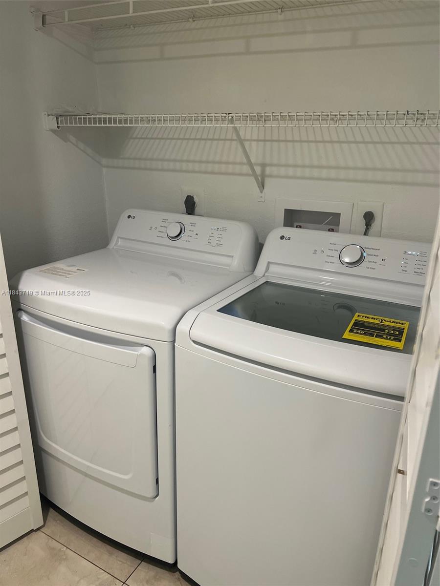 WINDWARD LAKES CONDO - Residential Lease