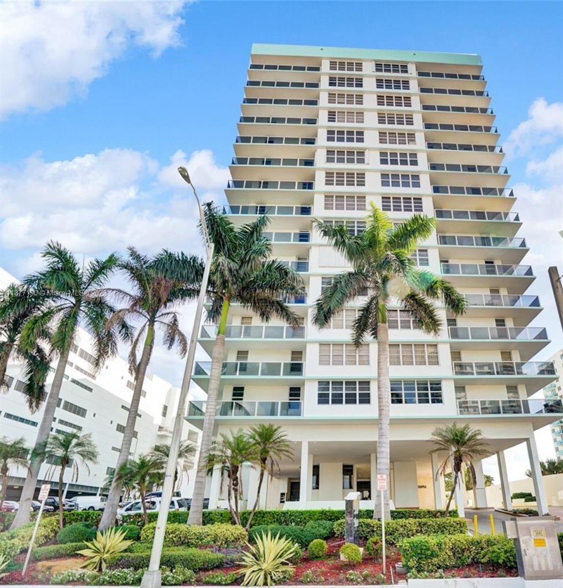 Excellent location,GREAT INVESTMENT U CAN RENTED 12 TIME A YEAR once A MONTH ,AND ENJOY THE BEACH IN THE SAME  TIME ,BUILDING LOCATED NEXT TO 5 STARS HOTEL ,INTERCOASTAL VIEW ,24h security,valet parking ,gym and many more .
Near malls ,shops and restaurants 10 min from fll international airport.
Very spacious clean condo 1 bedroom ,1.5 bath large balcony.
Tenant occupied till 15 of november 2023 for showing after 6pm during the week notice  48H