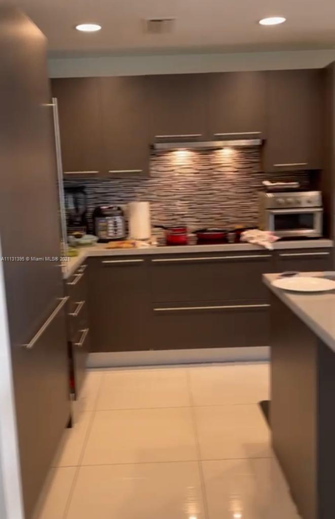 MIDTOWN DORAL CONDO - Residential Lease