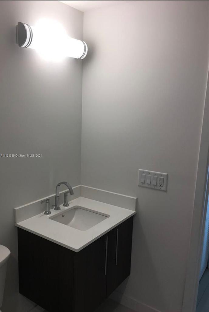 MIDTOWN DORAL CONDO - Residential Lease