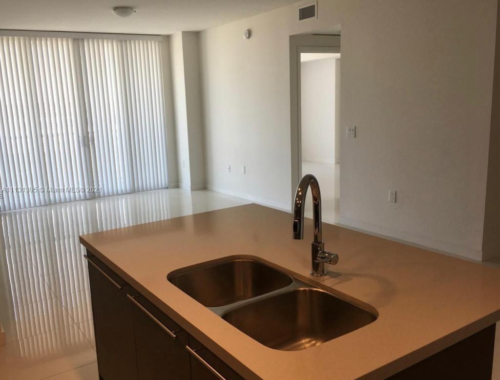 MIDTOWN DORAL CONDO - Residential Lease