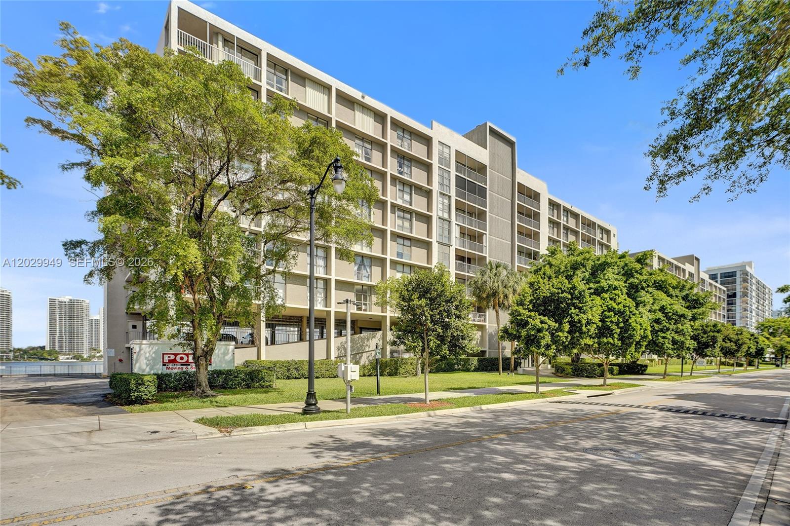 FAIRVIEW HOUSE CONDO - Residential