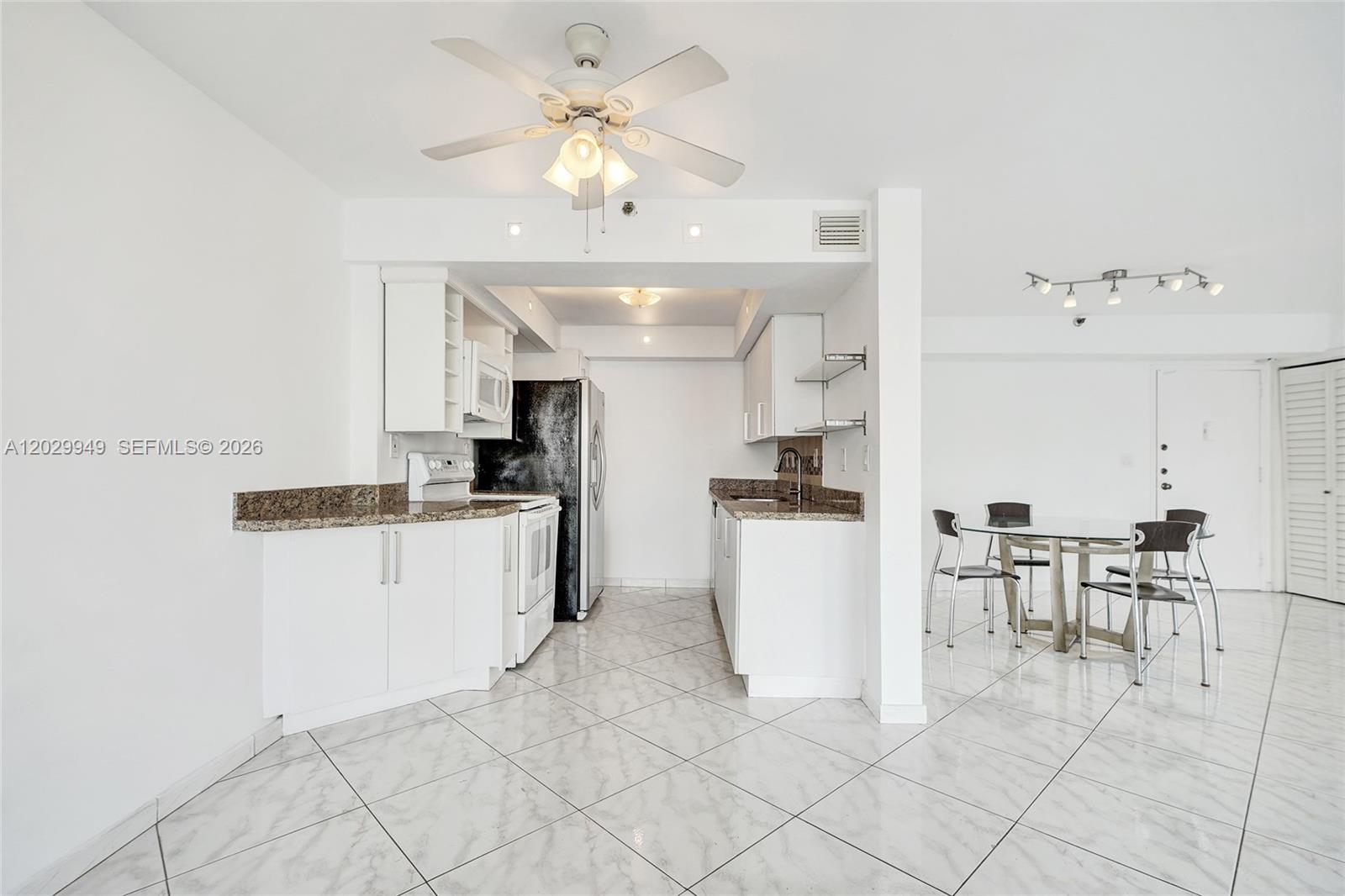 FAIRVIEW HOUSE CONDO - Residential