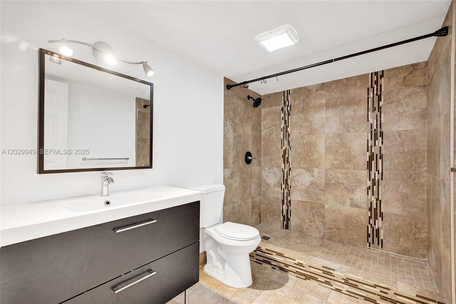 FAIRVIEW HOUSE CONDO - Residential