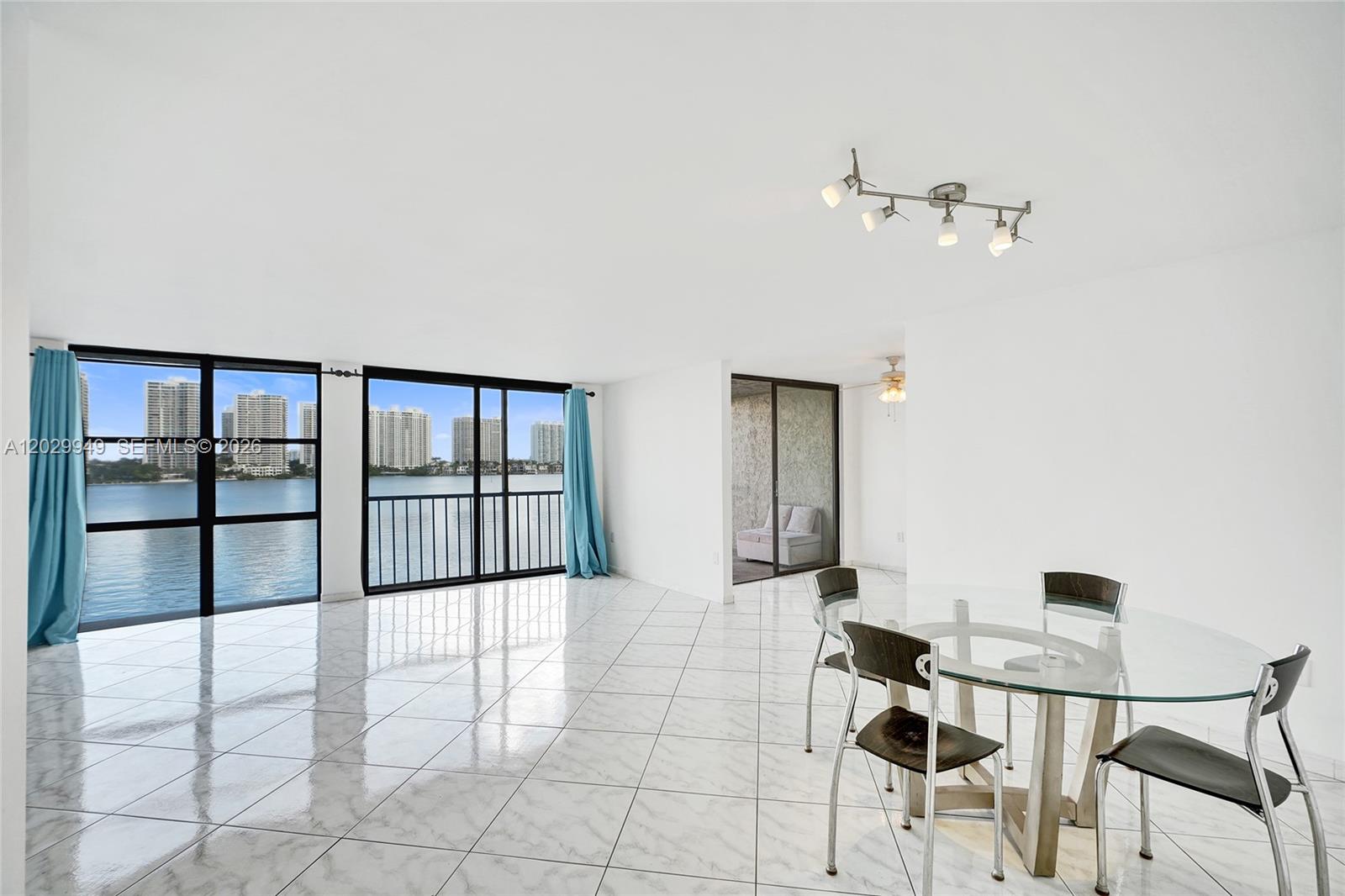 FAIRVIEW HOUSE CONDO - Residential