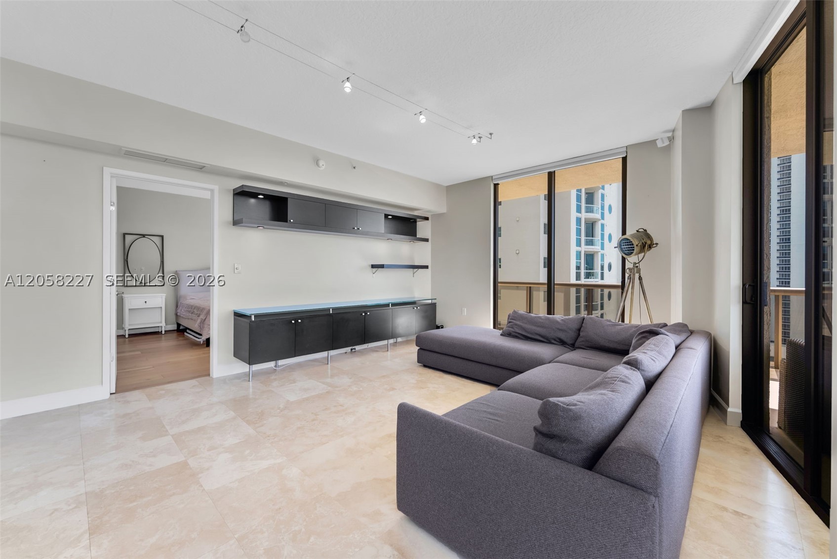 SAYAN CONDO - Residential