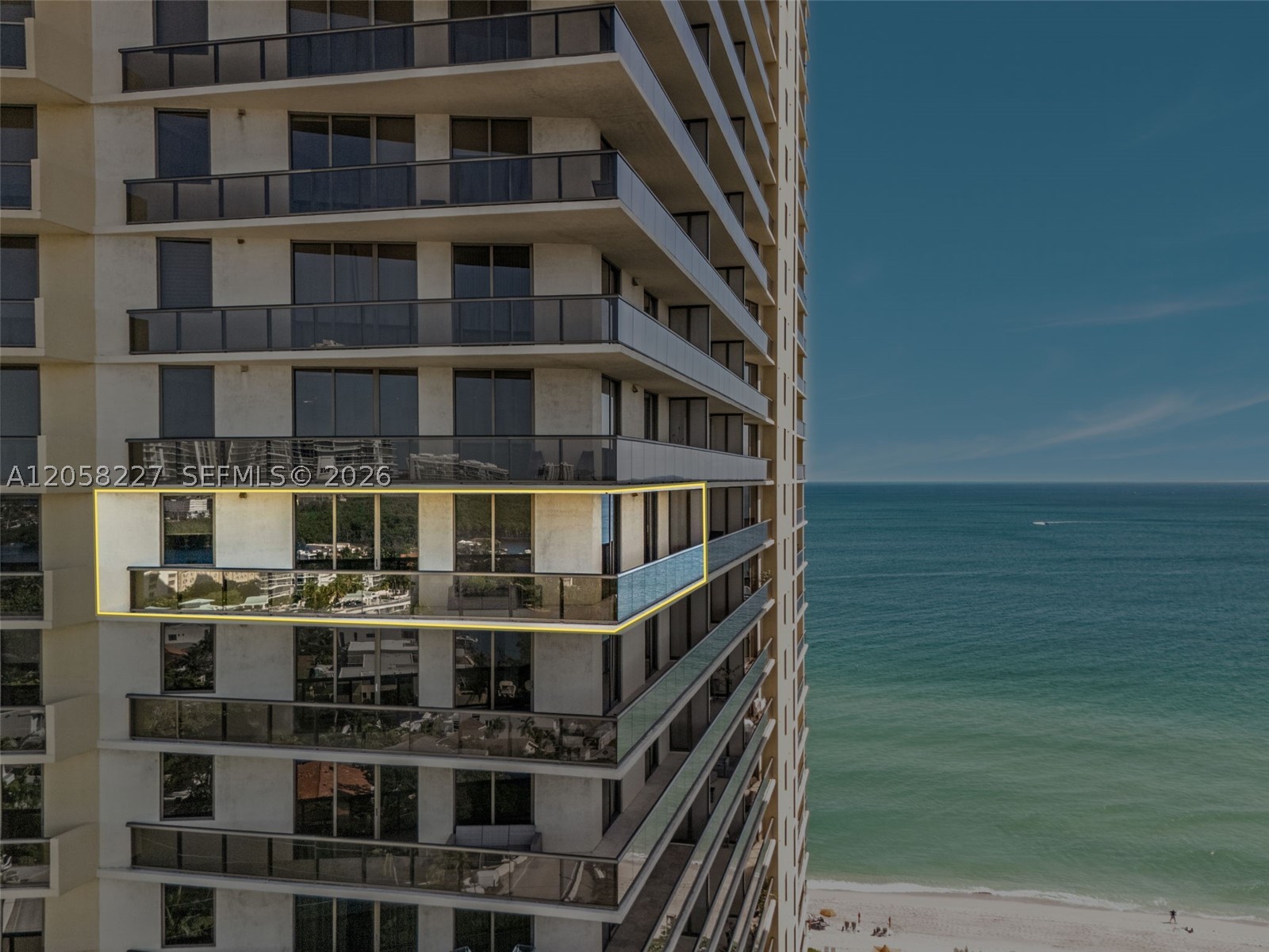 SAYAN CONDO - Residential