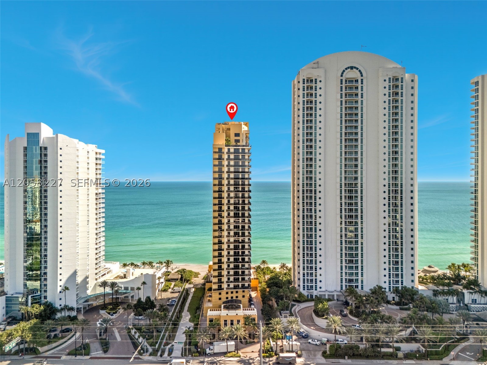 SAYAN CONDO - Residential