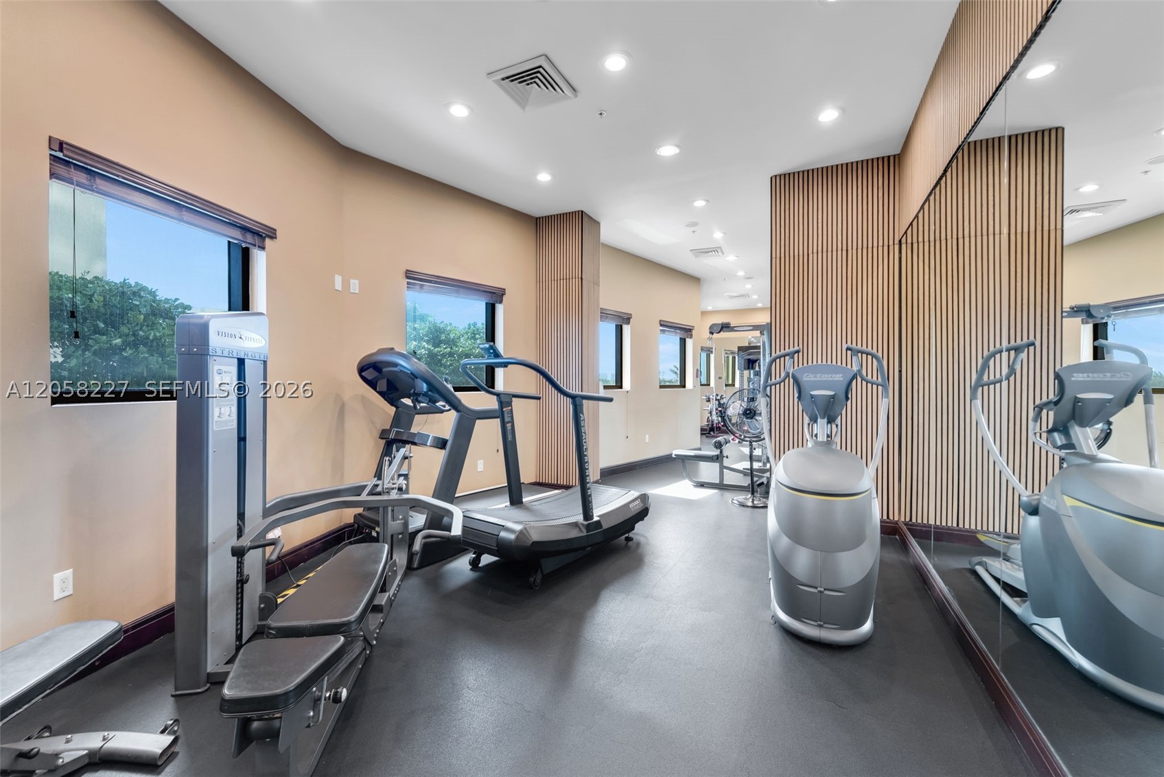 SAYAN CONDO - Residential