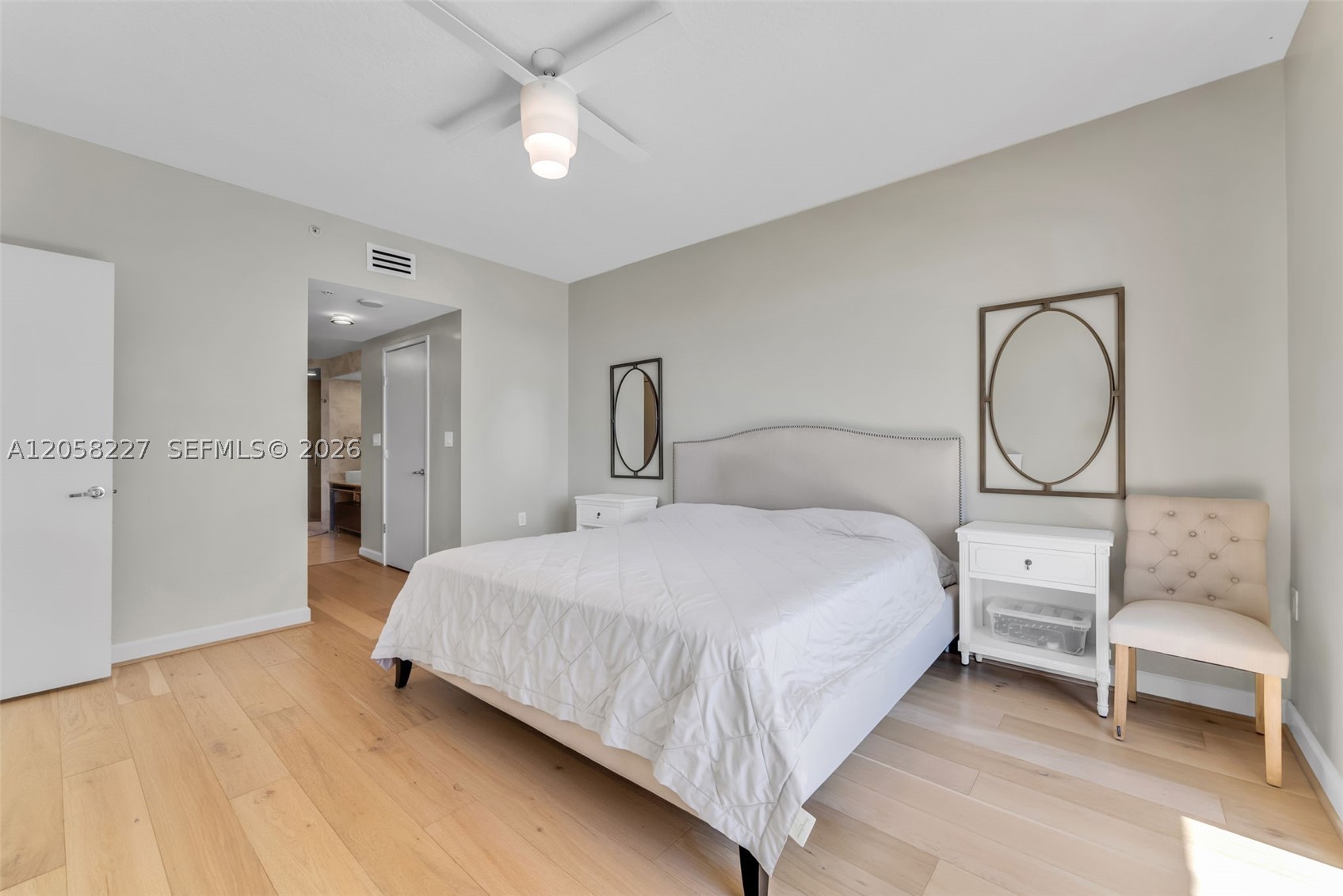 SAYAN CONDO - Residential