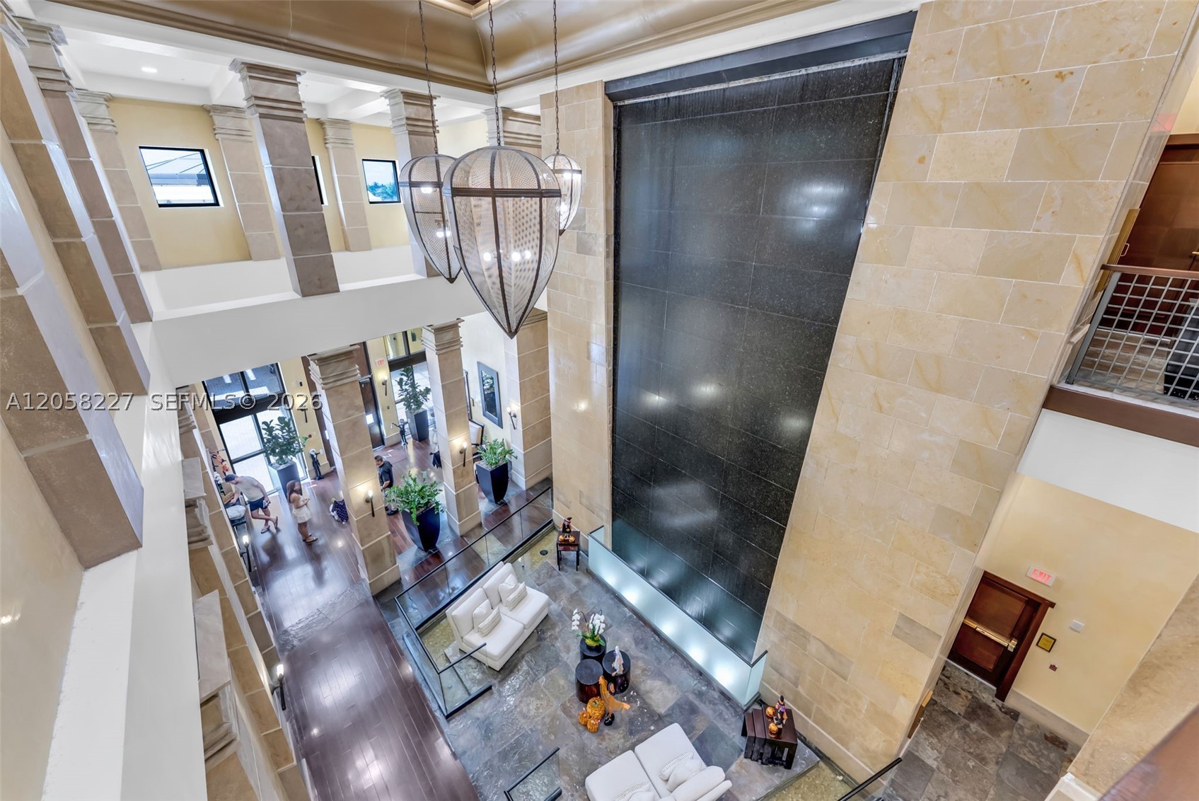 SAYAN CONDO - Residential