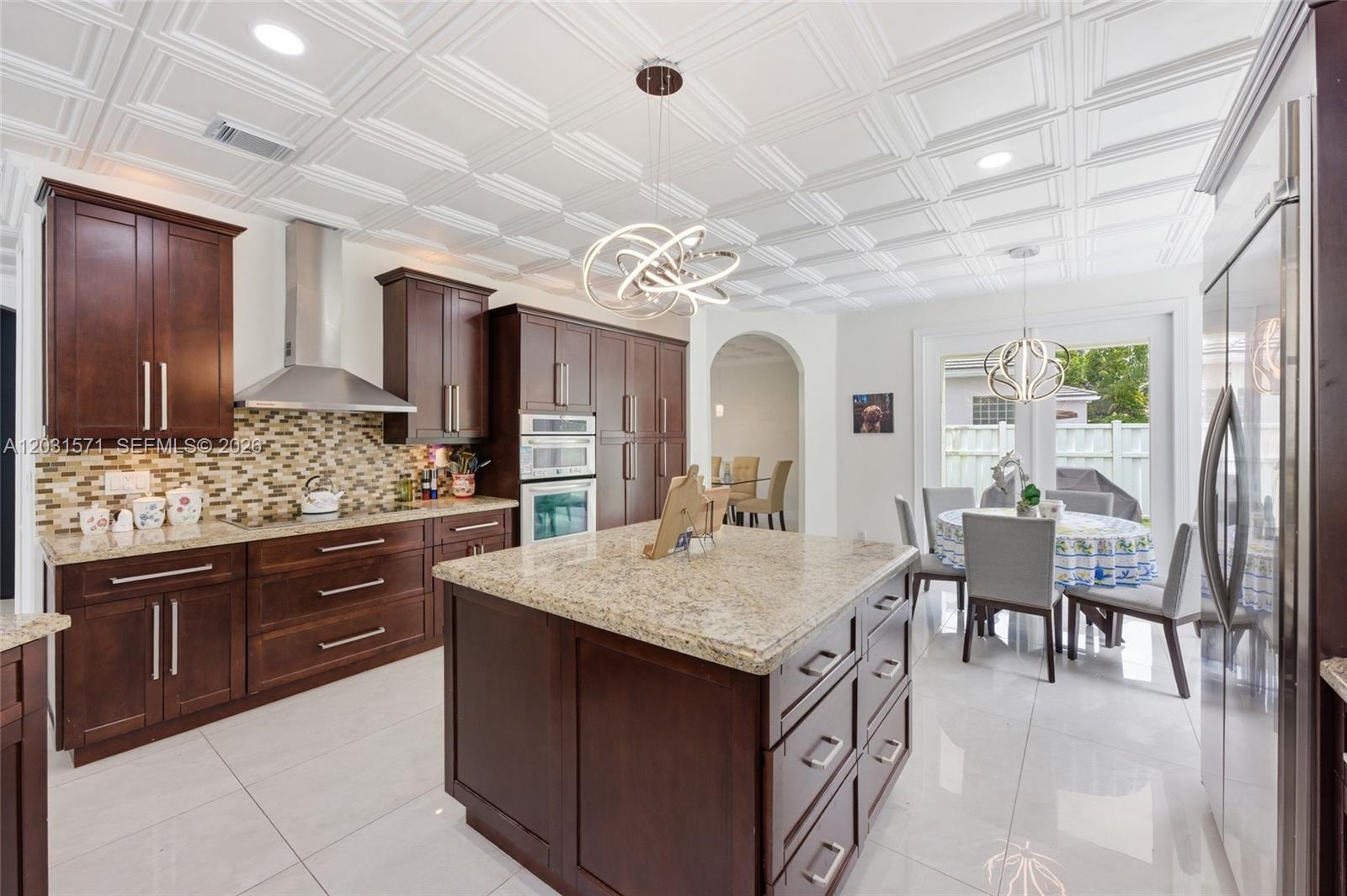 WINDSOR PALMS - Residential