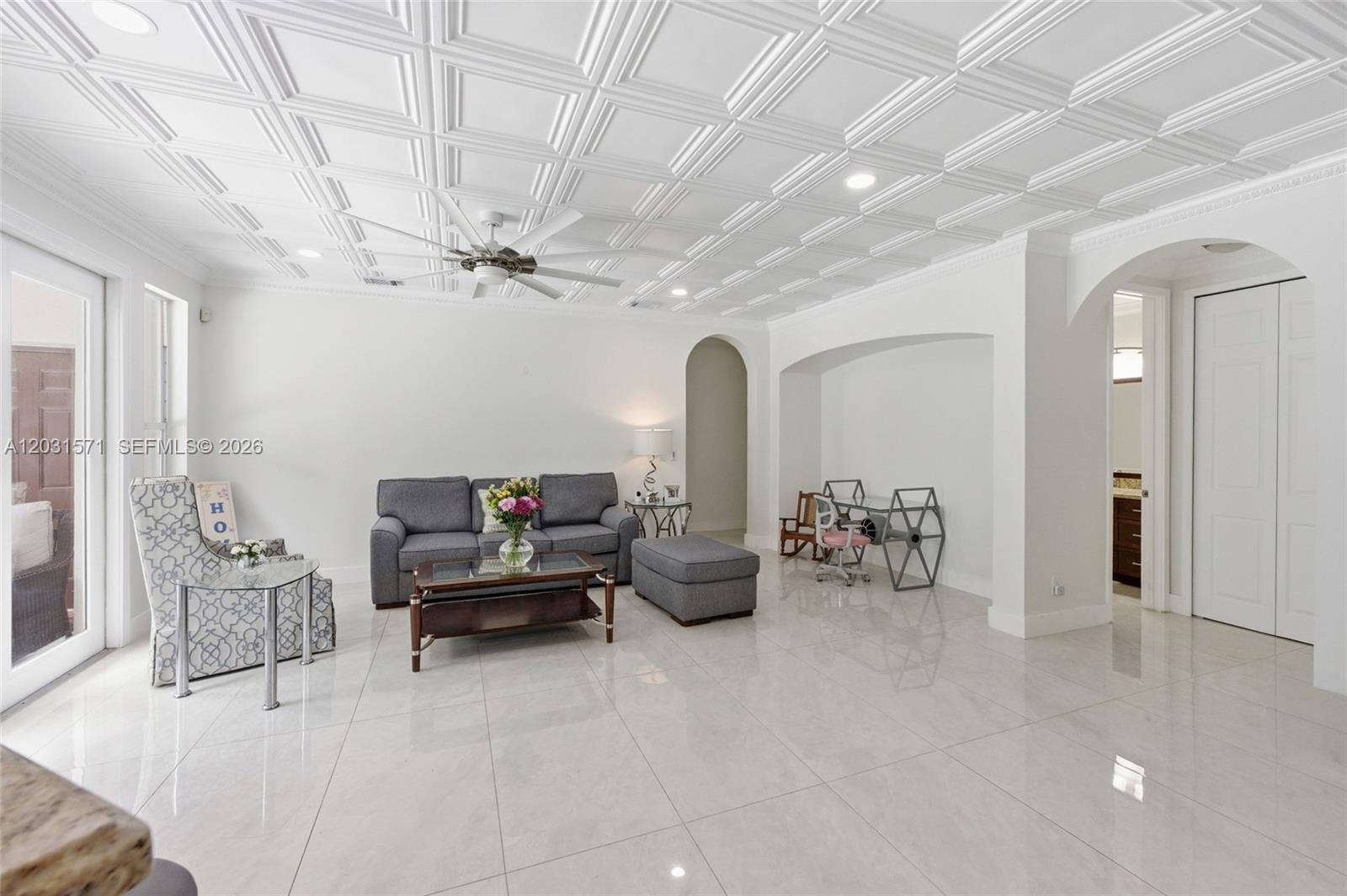 WINDSOR PALMS - Residential