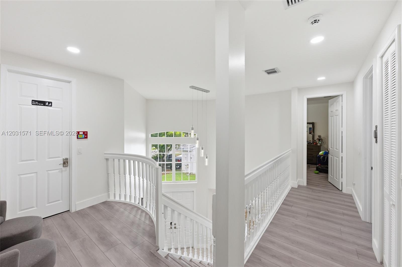WINDSOR PALMS - Residential