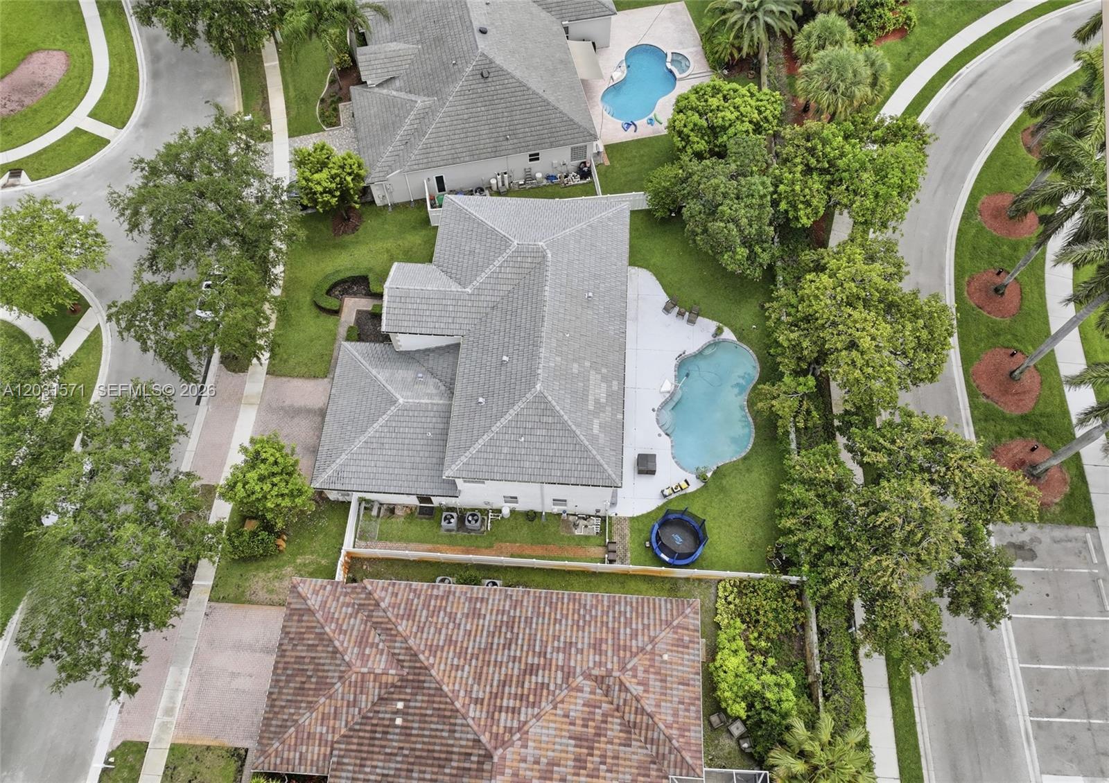 WINDSOR PALMS - Residential