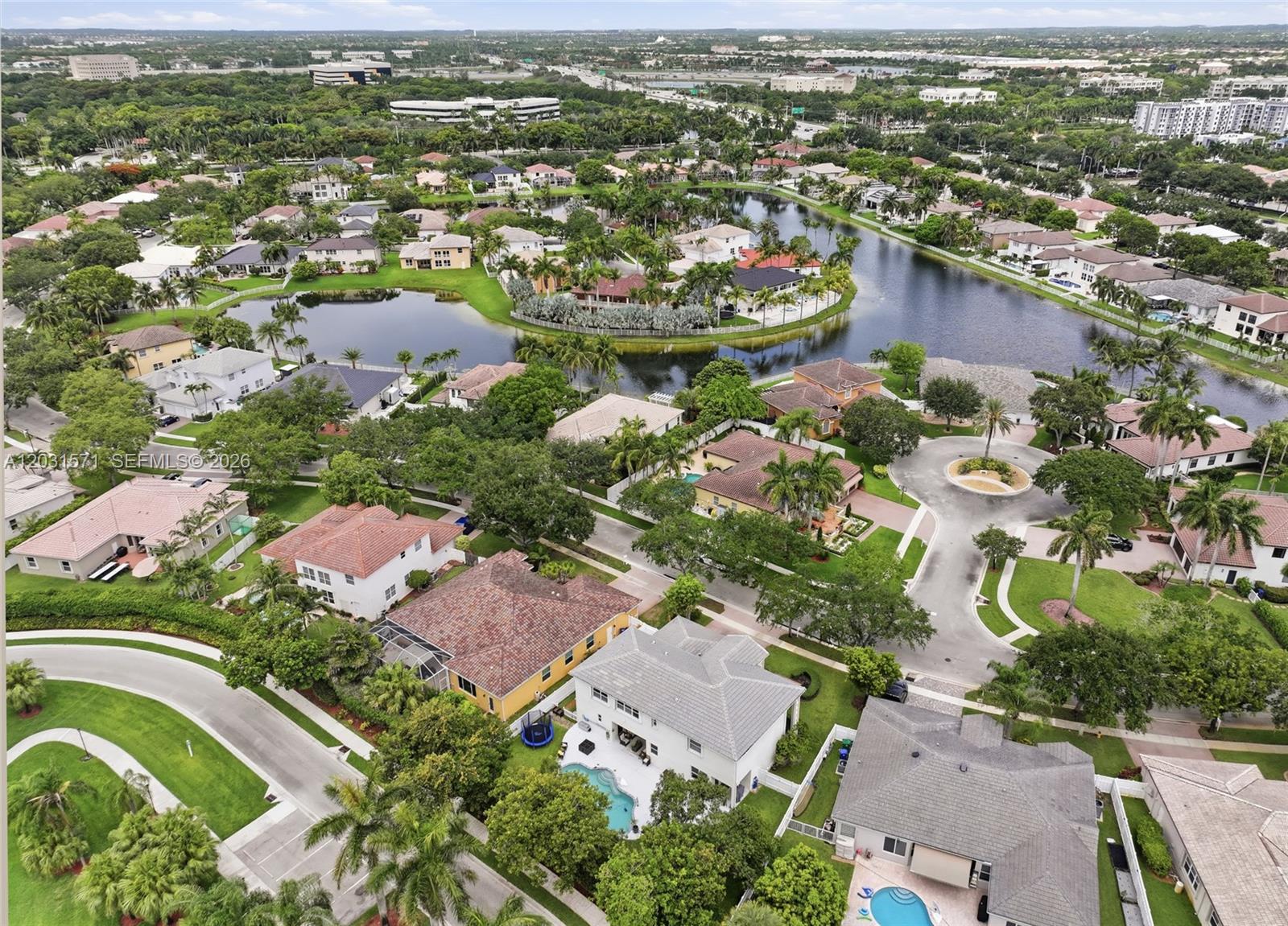 WINDSOR PALMS - Residential